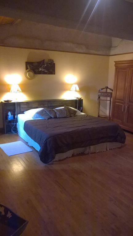 La Pigario Bed and Breakfast Lisle-sur-Tarn Rum bild